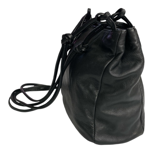 Vintage Saddle River Black Leather Handbag
Purse Knotted Shoulder Strap - Picture 4 of 13